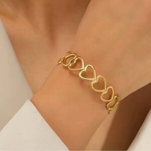 Delicate Gold Heart Bracelet Bracelet For Women